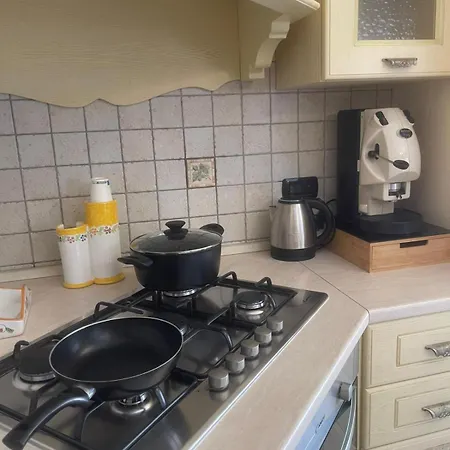 아파트 Central Apartment