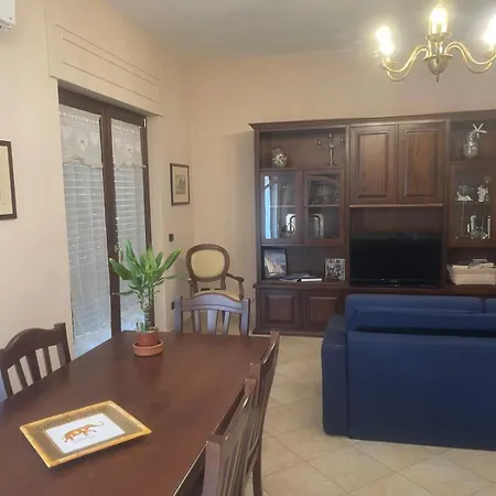 아파트 Central Apartment 카스텔라마레디스타비아