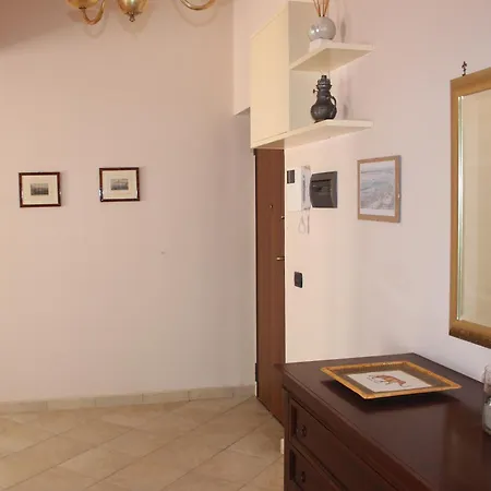 Central Apartment 카스텔라마레디스타비아